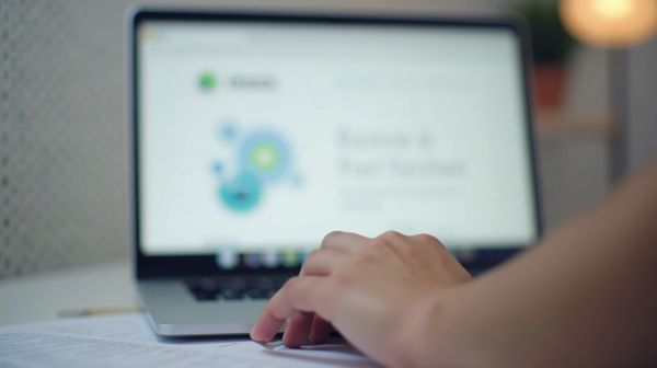 Comment éviter les sanctions liées aux mentions légales sur internet